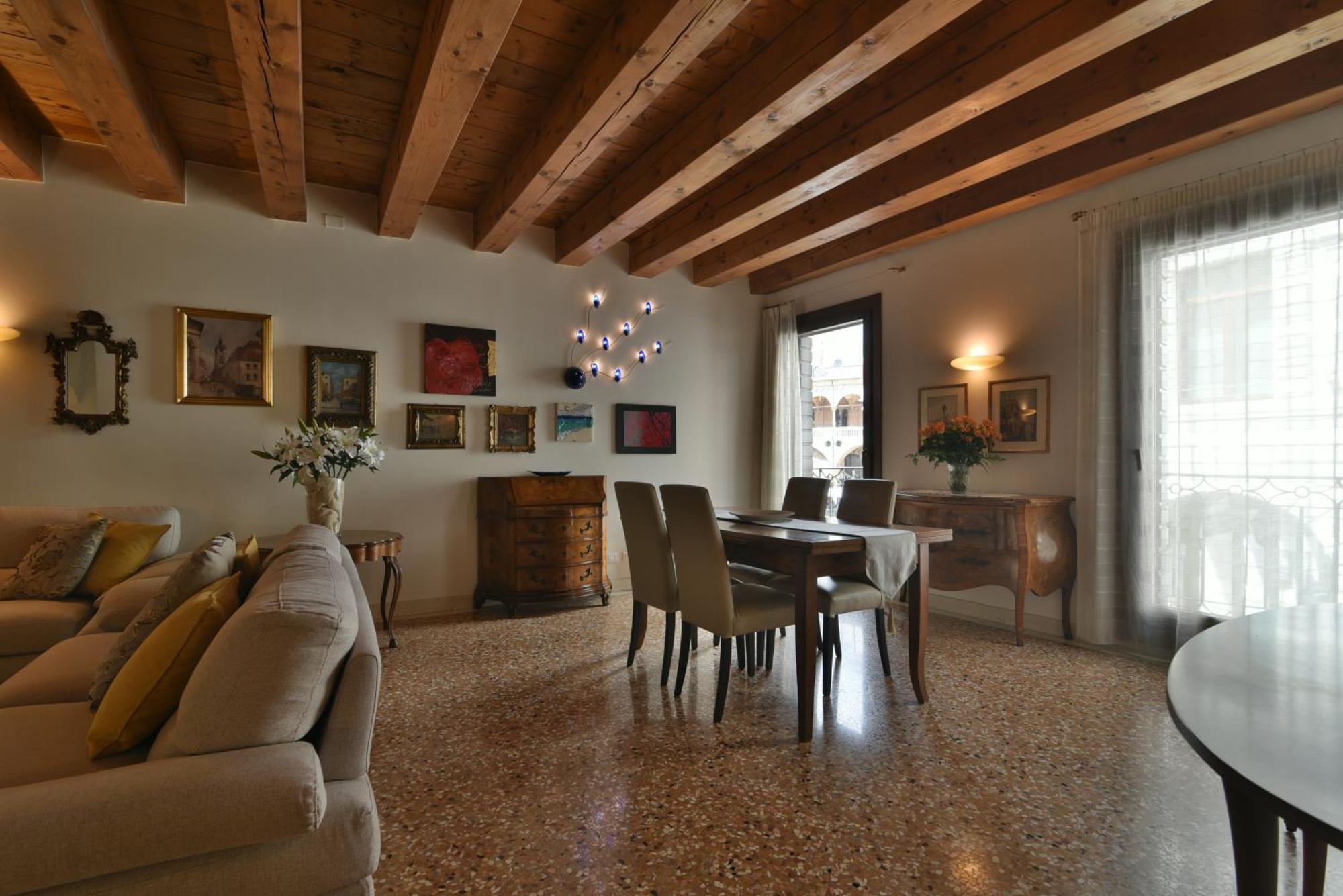 Padovaresidence Apartments - Vista Piazza Delle Erbe E Palazzo Della Ragione Exterior foto